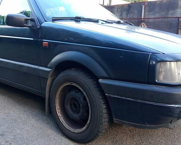 Синий Фольксваген Пассат, объемом двигателя 1.8 л и пробегом 350 тыс. км за 2700 $, фото 6 на Automoto.ua