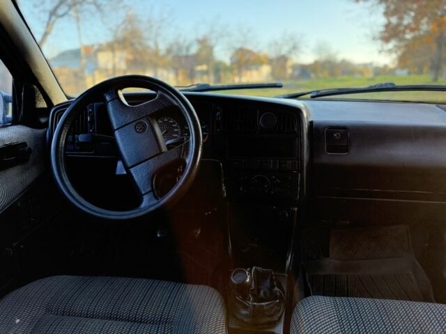 Синий Фольксваген Пассат, объемом двигателя 1.8 л и пробегом 555 тыс. км за 1700 $, фото 8 на Automoto.ua