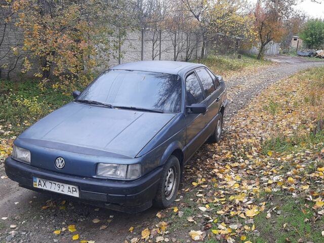 Синий Фольксваген Пассат, объемом двигателя 1.8 л и пробегом 200 тыс. км за 1026 $, фото 2 на Automoto.ua