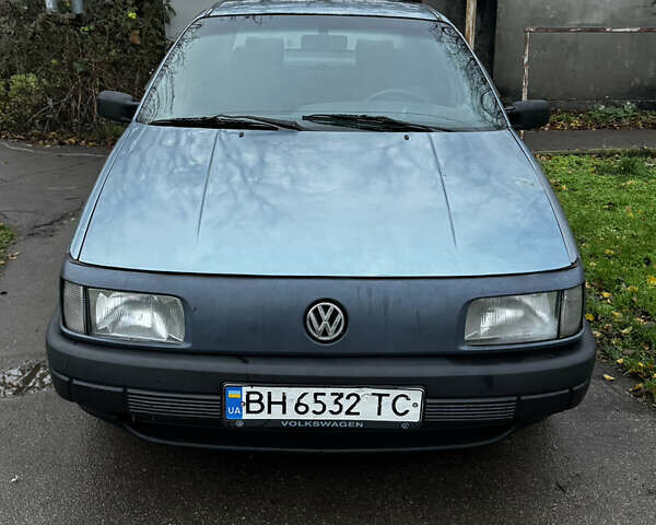 Синий Фольксваген Пассат, объемом двигателя 1.78 л и пробегом 225 тыс. км за 1450 $, фото 2 на Automoto.ua