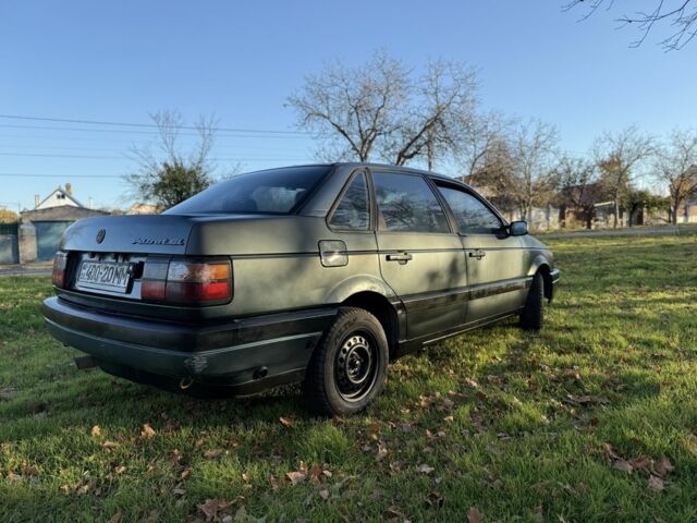 Синий Фольксваген Пассат, объемом двигателя 1.8 л и пробегом 555 тыс. км за 1700 $, фото 2 на Automoto.ua