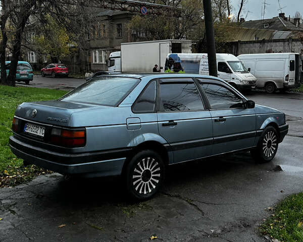 Синий Фольксваген Пассат, объемом двигателя 1.78 л и пробегом 225 тыс. км за 1450 $, фото 6 на Automoto.ua