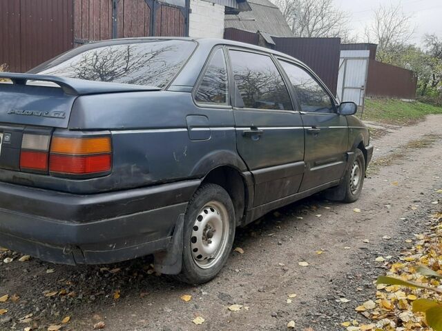 Синий Фольксваген Пассат, объемом двигателя 1.8 л и пробегом 200 тыс. км за 1026 $, фото 7 на Automoto.ua