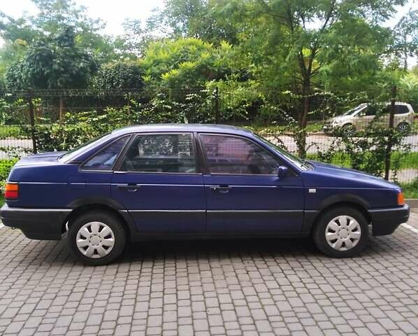 Синий Фольксваген Пассат, объемом двигателя 1.8 л и пробегом 420 тыс. км за 1900 $, фото 39 на Automoto.ua