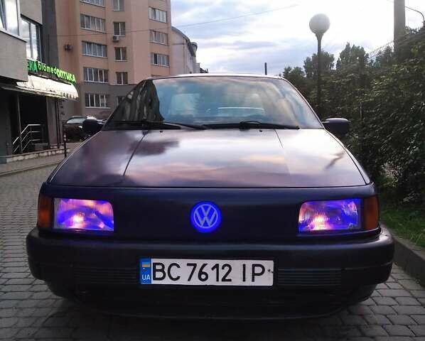 Синий Фольксваген Пассат, объемом двигателя 1.8 л и пробегом 420 тыс. км за 1900 $, фото 9 на Automoto.ua