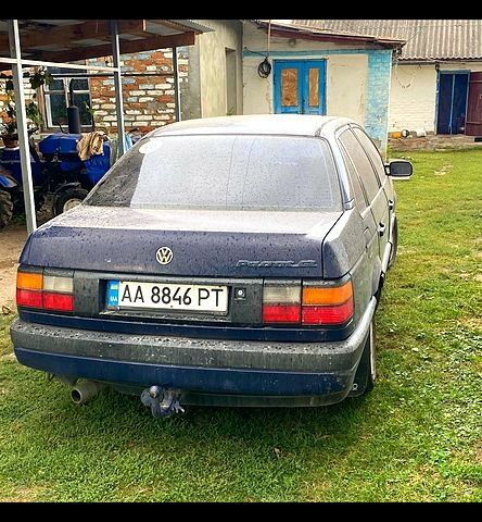 Синій Фольксваген Пассат, об'ємом двигуна 1.8 л та пробігом 300 тис. км за 1500 $, фото 2 на Automoto.ua