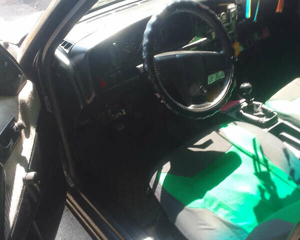 Синий Фольксваген Пассат, объемом двигателя 1.6 л и пробегом 430 тыс. км за 2200 $, фото 4 на Automoto.ua