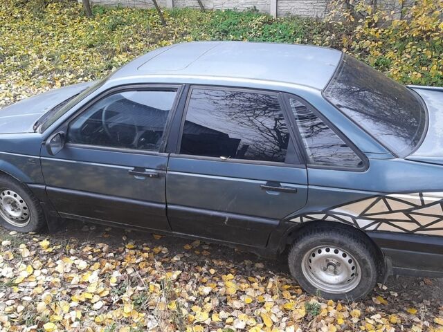 Синий Фольксваген Пассат, объемом двигателя 1.8 л и пробегом 200 тыс. км за 1026 $, фото 6 на Automoto.ua