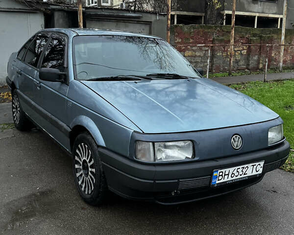 Синий Фольксваген Пассат, объемом двигателя 1.78 л и пробегом 225 тыс. км за 1450 $, фото 1 на Automoto.ua