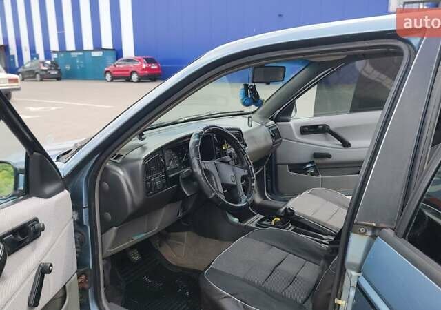 Синий Фольксваген Пассат, объемом двигателя 1.8 л и пробегом 445 тыс. км за 1850 $, фото 9 на Automoto.ua