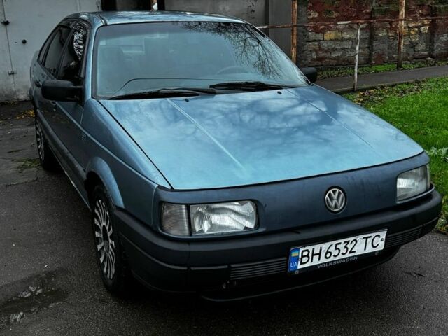 Синий Фольксваген Пассат, объемом двигателя 1.8 л и пробегом 185 тыс. км за 1450 $, фото 1 на Automoto.ua