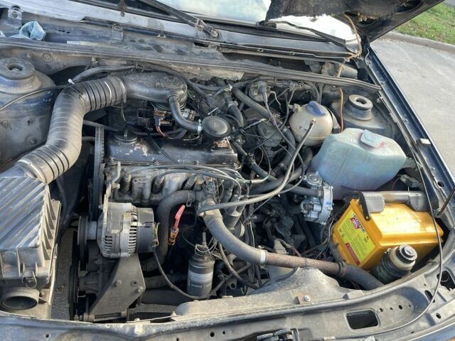 Синий Фольксваген Пассат, объемом двигателя 1.8 л и пробегом 543 тыс. км за 1512 $, фото 7 на Automoto.ua