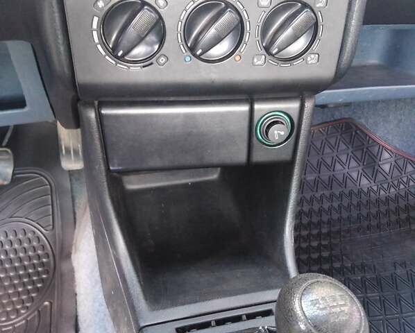 Синий Фольксваген Пассат, объемом двигателя 1.8 л и пробегом 420 тыс. км за 1900 $, фото 26 на Automoto.ua