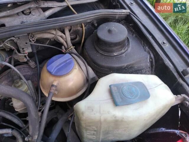 Синий Фольксваген Пассат, объемом двигателя 1.8 л и пробегом 420 тыс. км за 1900 $, фото 19 на Automoto.ua