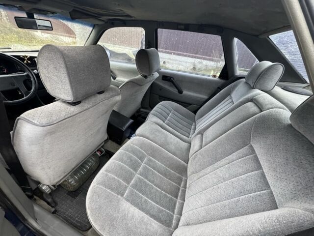 Синий Фольксваген Пассат, объемом двигателя 1.8 л и пробегом 150 тыс. км за 1200 $, фото 6 на Automoto.ua