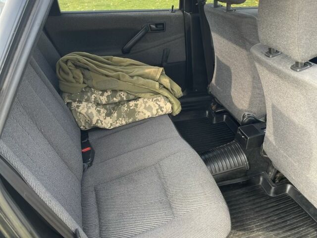 Синий Фольксваген Пассат, объемом двигателя 1.8 л и пробегом 475 тыс. км за 1900 $, фото 6 на Automoto.ua