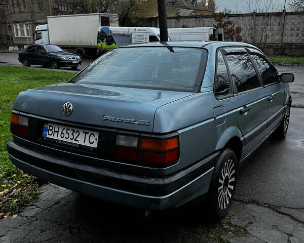 Синий Фольксваген Пассат, объемом двигателя 1.78 л и пробегом 225 тыс. км за 1450 $, фото 5 на Automoto.ua