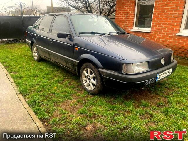 Синий Фольксваген Пассат, объемом двигателя 1.8 л и пробегом 280 тыс. км за 1800 $, фото 1 на Automoto.ua