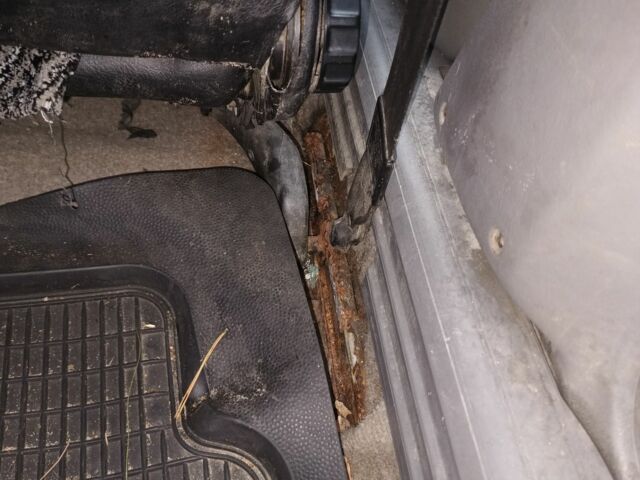 Синий Фольксваген Пассат, объемом двигателя 1.8 л и пробегом 560 тыс. км за 700 $, фото 7 на Automoto.ua