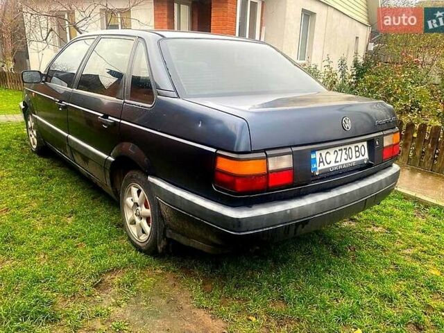 Синий Фольксваген Пассат, объемом двигателя 1.8 л и пробегом 280 тыс. км за 1800 $, фото 3 на Automoto.ua