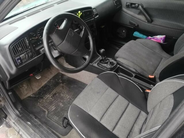 Синий Фольксваген Пассат, объемом двигателя 2 л и пробегом 41 тыс. км за 2000 $, фото 2 на Automoto.ua