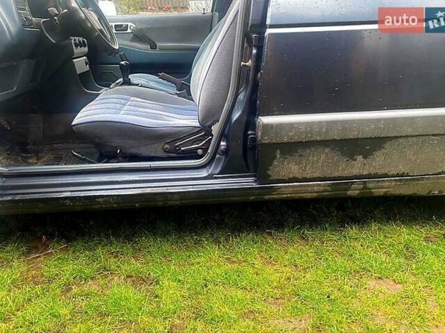 Синий Фольксваген Пассат, объемом двигателя 1.8 л и пробегом 280 тыс. км за 1800 $, фото 6 на Automoto.ua