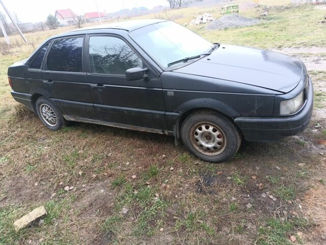 Синий Фольксваген Пассат, объемом двигателя 1.8 л и пробегом 560 тыс. км за 700 $, фото 1 на Automoto.ua