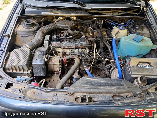 Синій Фольксваген Пассат, об'ємом двигуна 1.8 л та пробігом 450 тис. км за 2400 $, фото 13 на Automoto.ua