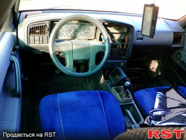 Синий Фольксваген Пассат, объемом двигателя 1.9 л и пробегом 111 тыс. км за 400 $, фото 3 на Automoto.ua