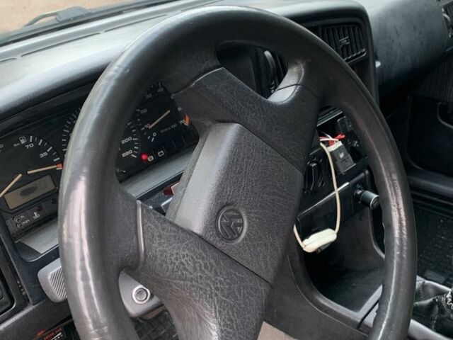 Синий Фольксваген Пассат, объемом двигателя 1.8 л и пробегом 300 тыс. км за 1950 $, фото 7 на Automoto.ua