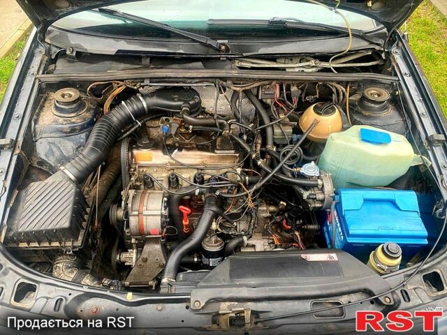 Синий Фольксваген Пассат, объемом двигателя 1.8 л и пробегом 280 тыс. км за 1800 $, фото 8 на Automoto.ua