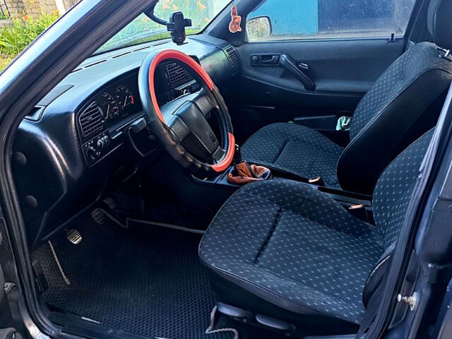 Синій Фольксваген Пассат, об'ємом двигуна 1.8 л та пробігом 450 тис. км за 2400 $, фото 12 на Automoto.ua