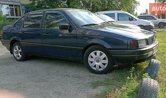 Синий Фольксваген Пассат, объемом двигателя 1.8 л и пробегом 300 тыс. км за 3000 $, фото 3 на Automoto.ua