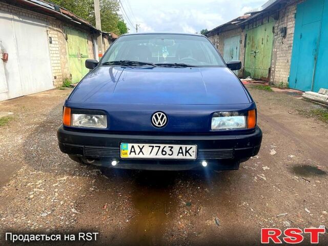 Синий Фольксваген Пассат, объемом двигателя 1.8 л и пробегом 270 тыс. км за 1330 $, фото 2 на Automoto.ua