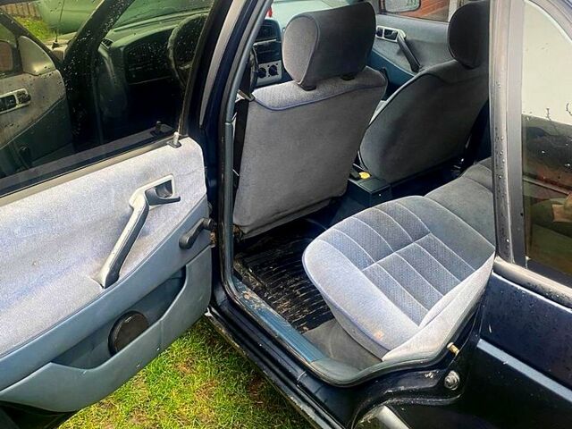 Синий Фольксваген Пассат, объемом двигателя 1.8 л и пробегом 280 тыс. км за 1800 $, фото 6 на Automoto.ua