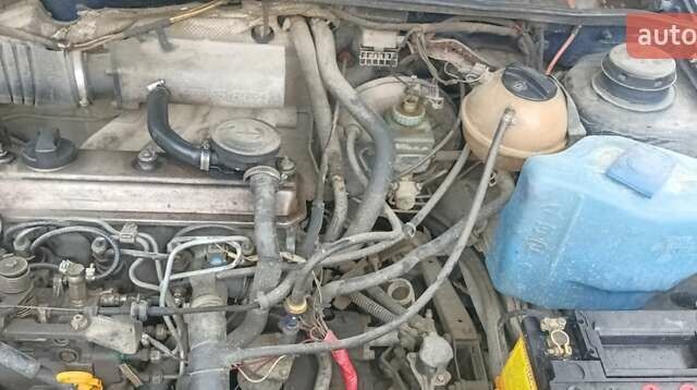 Синий Фольксваген Пассат, объемом двигателя 1.9 л и пробегом 100 тыс. км за 1950 $, фото 2 на Automoto.ua