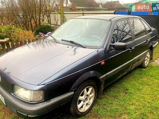 Синий Фольксваген Пассат, объемом двигателя 1.8 л и пробегом 280 тыс. км за 1800 $, фото 1 на Automoto.ua