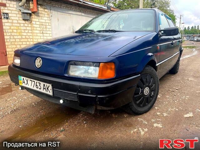 Синий Фольксваген Пассат, объемом двигателя 1.8 л и пробегом 270 тыс. км за 1330 $, фото 1 на Automoto.ua