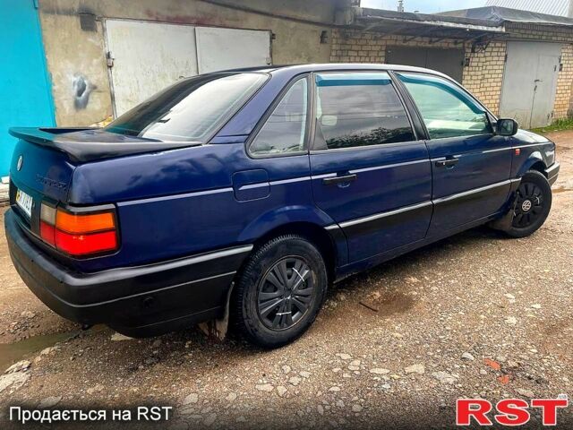 Синий Фольксваген Пассат, объемом двигателя 1.8 л и пробегом 270 тыс. км за 1330 $, фото 4 на Automoto.ua