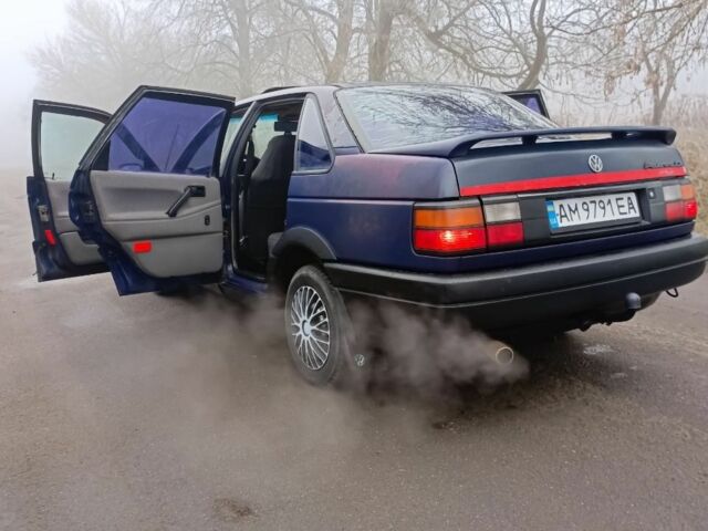 Синий Фольксваген Пассат, объемом двигателя 2 л и пробегом 619 тыс. км за 1500 $, фото 6 на Automoto.ua