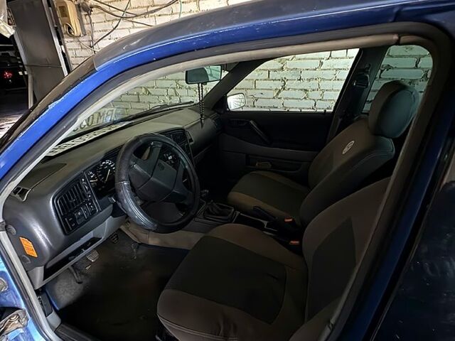 Синій Фольксваген Пассат, об'ємом двигуна 2.8 л та пробігом 450 тис. км за 2000 $, фото 1 на Automoto.ua