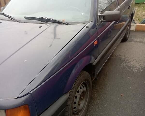 Синий Фольксваген Пассат, объемом двигателя 1.78 л и пробегом 500 тыс. км за 1850 $, фото 1 на Automoto.ua