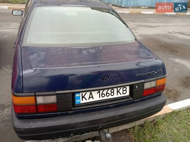 Синий Фольксваген Пассат, объемом двигателя 1.78 л и пробегом 500 тыс. км за 1850 $, фото 4 на Automoto.ua