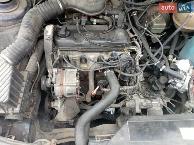 Синий Фольксваген Пассат, объемом двигателя 1.78 л и пробегом 500 тыс. км за 1850 $, фото 6 на Automoto.ua