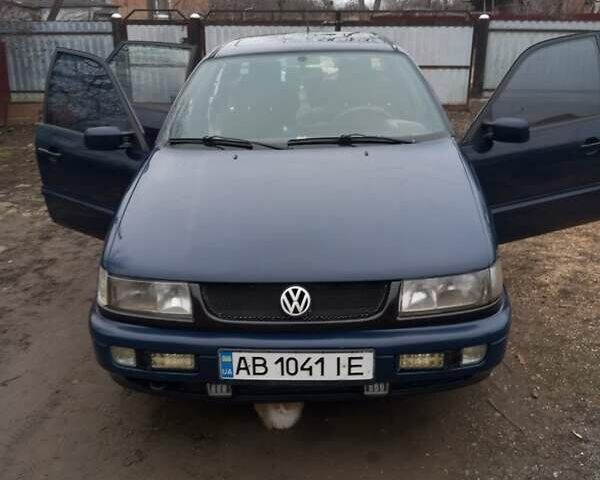 Синий Фольксваген Пассат, объемом двигателя 2 л и пробегом 280 тыс. км за 1500 $, фото 6 на Automoto.ua