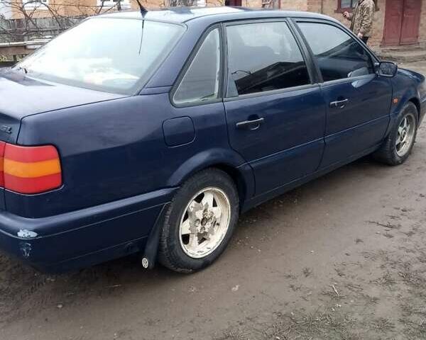 Синий Фольксваген Пассат, объемом двигателя 2 л и пробегом 280 тыс. км за 1500 $, фото 7 на Automoto.ua