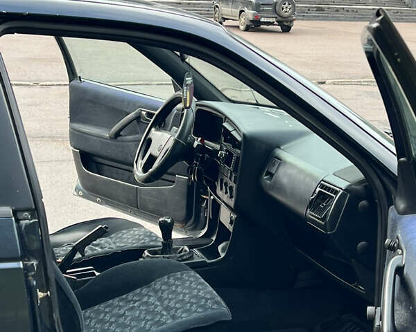 Синій Фольксваген Пассат, об'ємом двигуна 1.8 л та пробігом 350 тис. км за 1550 $, фото 20 на Automoto.ua