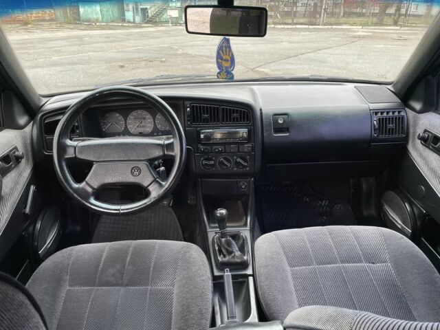 Синий Фольксваген Пассат, объемом двигателя 2 л и пробегом 300 тыс. км за 1950 $, фото 6 на Automoto.ua