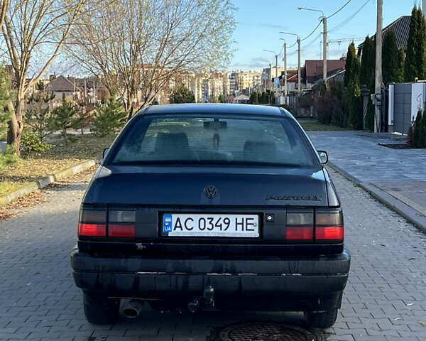 Синий Фольксваген Пассат, объемом двигателя 1.8 л и пробегом 380 тыс. км за 1400 $, фото 4 на Automoto.ua