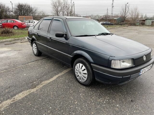 Синий Фольксваген Пассат, объемом двигателя 2 л и пробегом 300 тыс. км за 1950 $, фото 1 на Automoto.ua